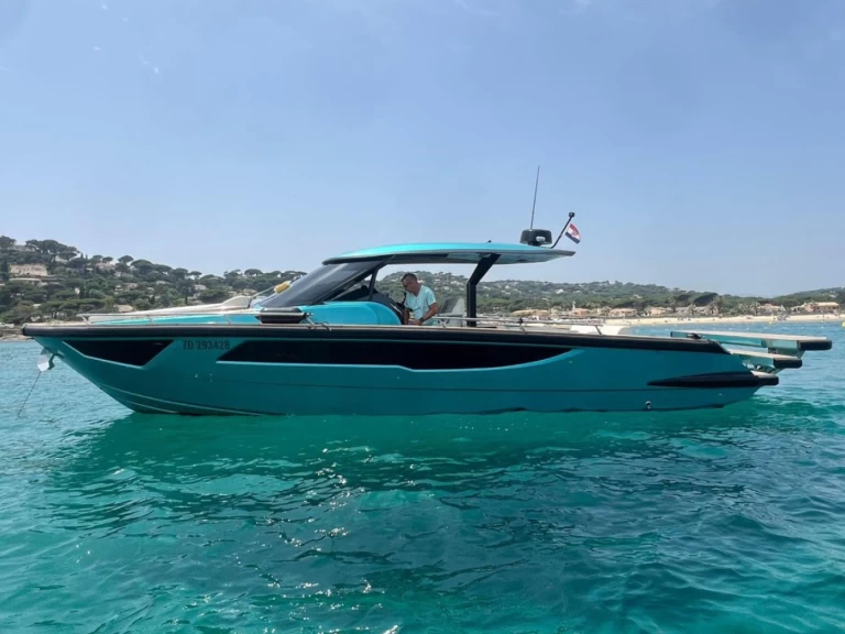Luxury Yacht for rent Beaulieu-sur-Mer at the best price