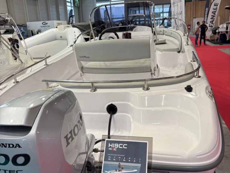 Motorboat rental with or without captain 4XC Saint-Florent