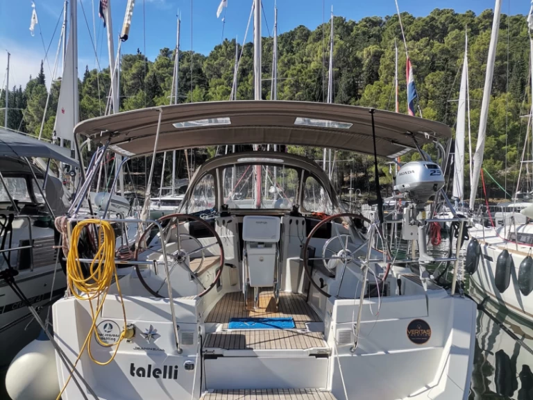 Bareboat Rental Sailboat Jeanneau with a boat licence