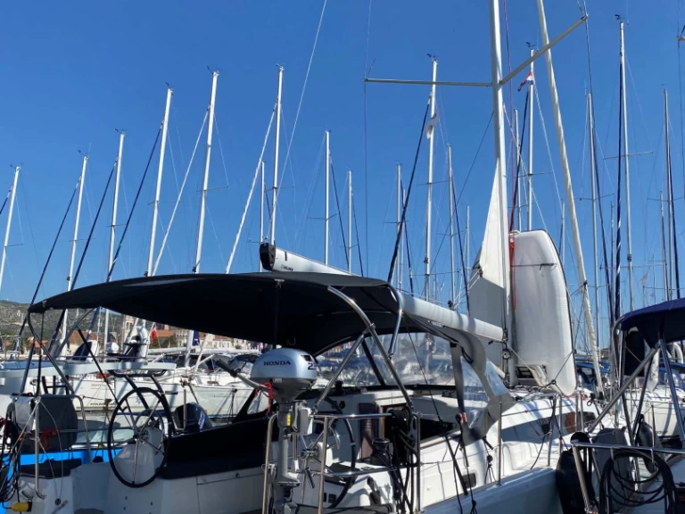 Sailboat rental with or without captain Jeanneau Palma de Mallorca