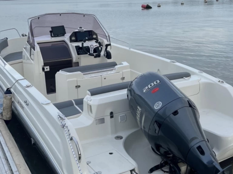 Bareboat Rental Motorboat Pacific Craft with a boat licence