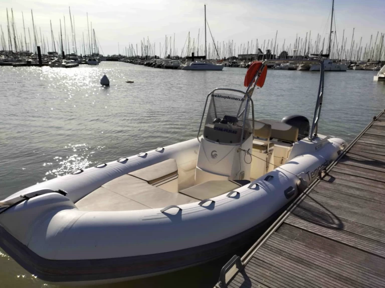 Bareboat Rental RIB Capelli with a boat licence