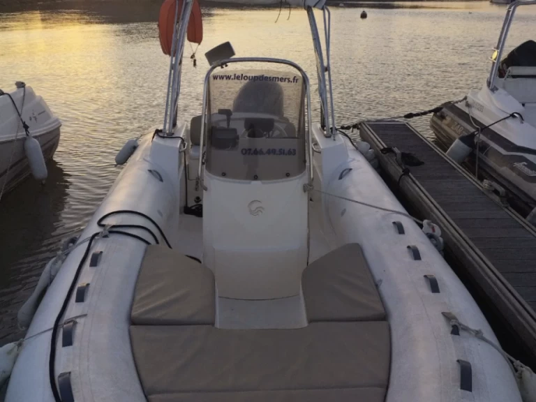 RIB for rent Châtelaillon-Plage at the best price