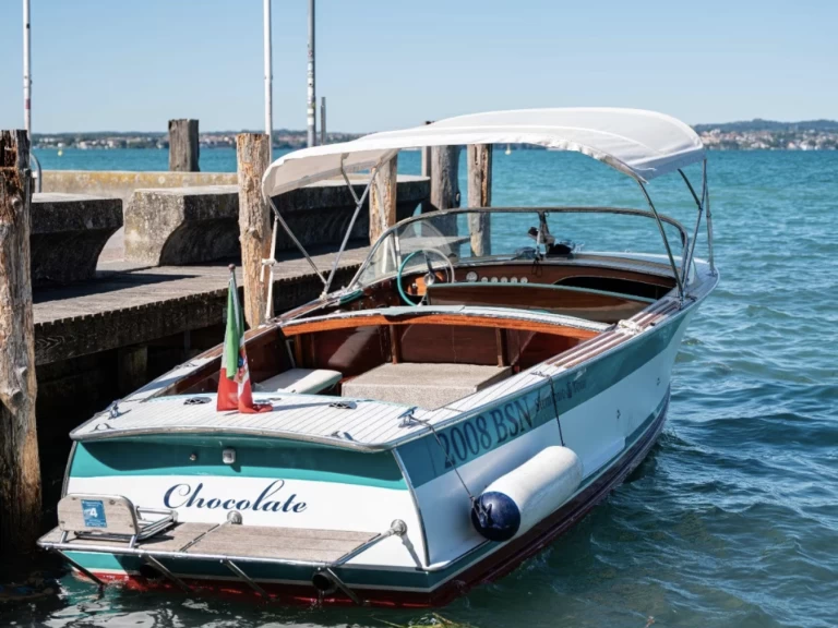 Motorboat rental with or without captain cantiere archetti Lovere