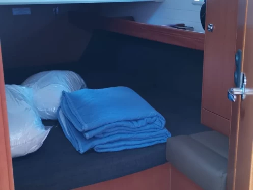 Bareboat Rental Sailboat Bavaria with a boat licence