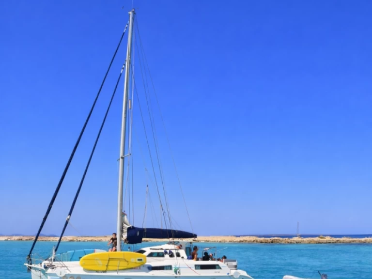 Yacht charter Porroig cheap Edel Cat 36