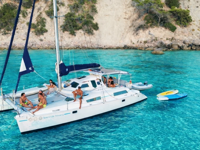 Bareboat Rental Catamaran Edel with a boat licence