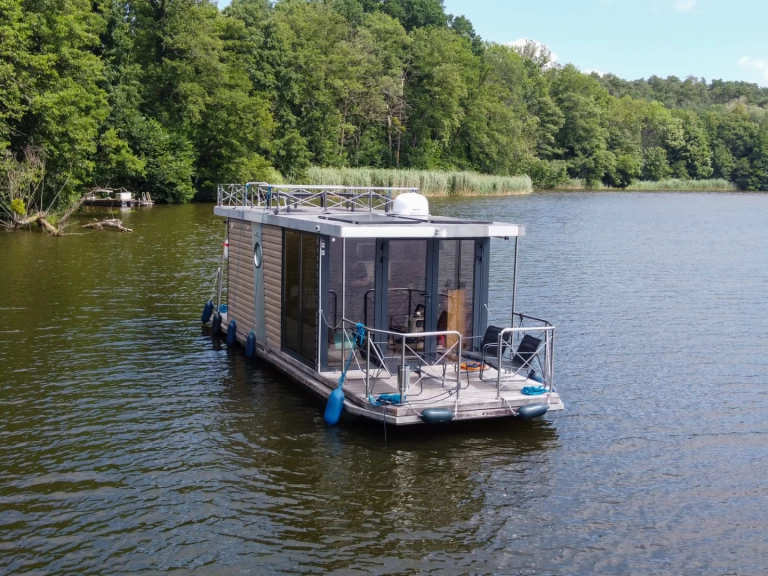 Yacht charter Zehdenick cheap Hausboot MOSES