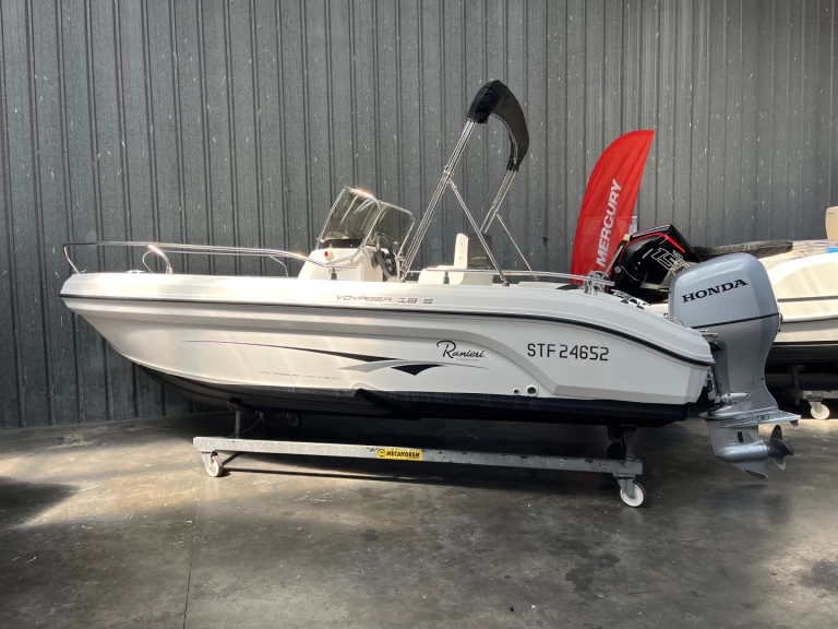 Ranieri Voyager 18 S charter bareboat or captained in  Gruissan