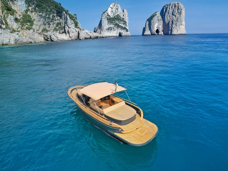 Motorboat rental with or without captain Nautica Esposito  Capri