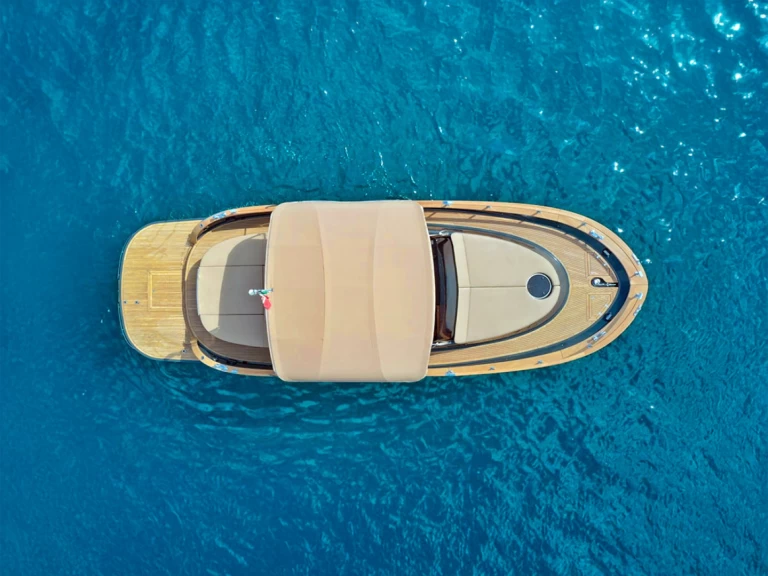 Nautica Esposito Positano 32 in Amalfi on SamBoat