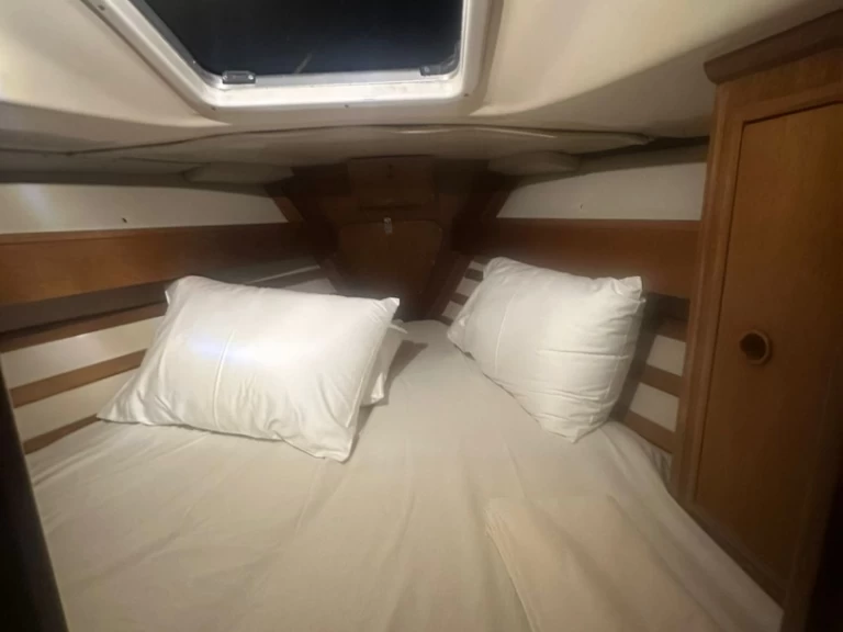 Rent a Dromor Apollo 12 Athens