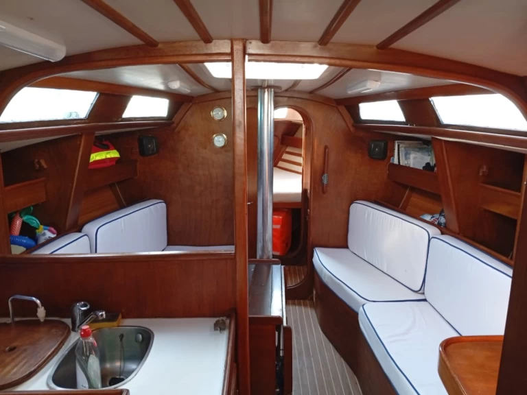 Yacht charter Athens cheap Apollo 12