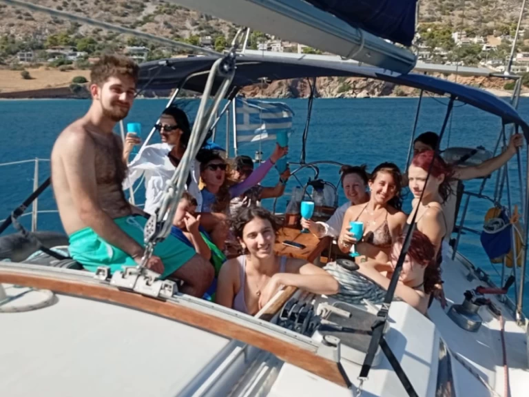 Boat rental Dromor Apollo 12 in Athens on Samboat