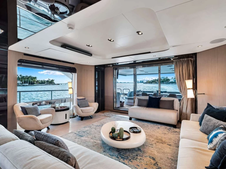Luxury Yacht for rent Coconut Grove at the best price
