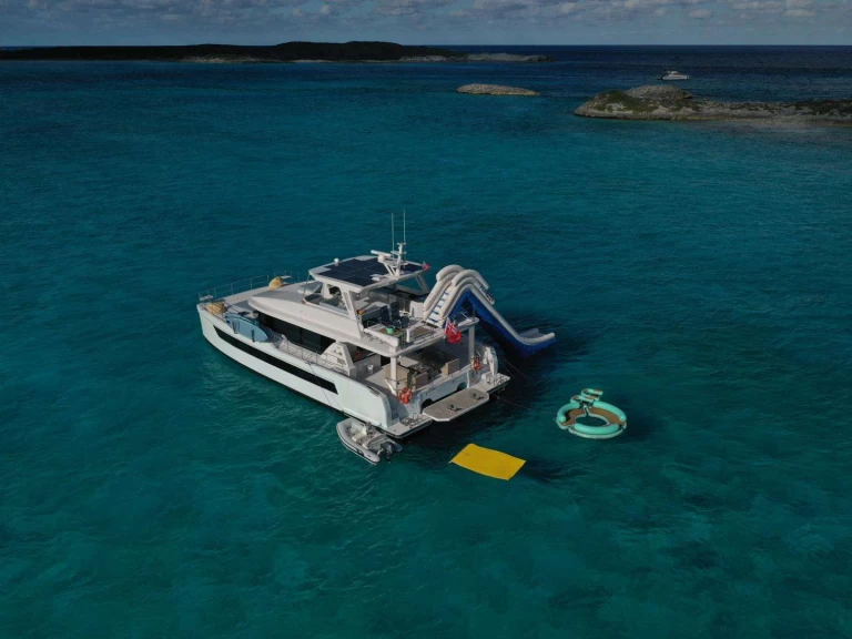 Luxury Yacht rental in Bahamas - Two Oceans SOLAIRE