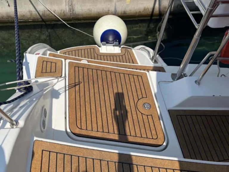 Rent a Fountaine Pajot Lipari 41 Trogir