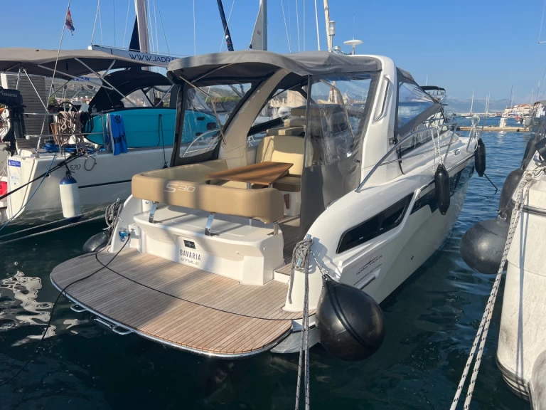 Motorboat rental with or without captain Bavaria Biograd na Moru