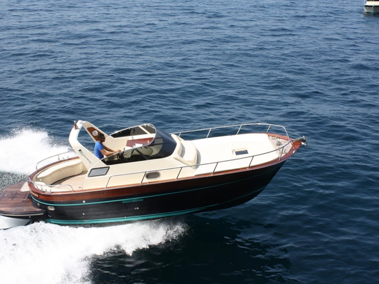 Motorboat for rent Positano at the best price