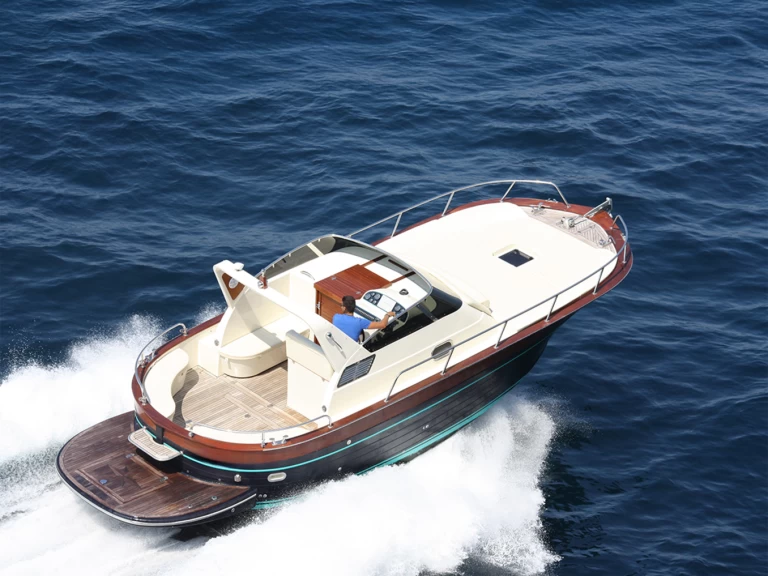 Jeranto Sorrento 30Coupè in Sorrento on SamBoat