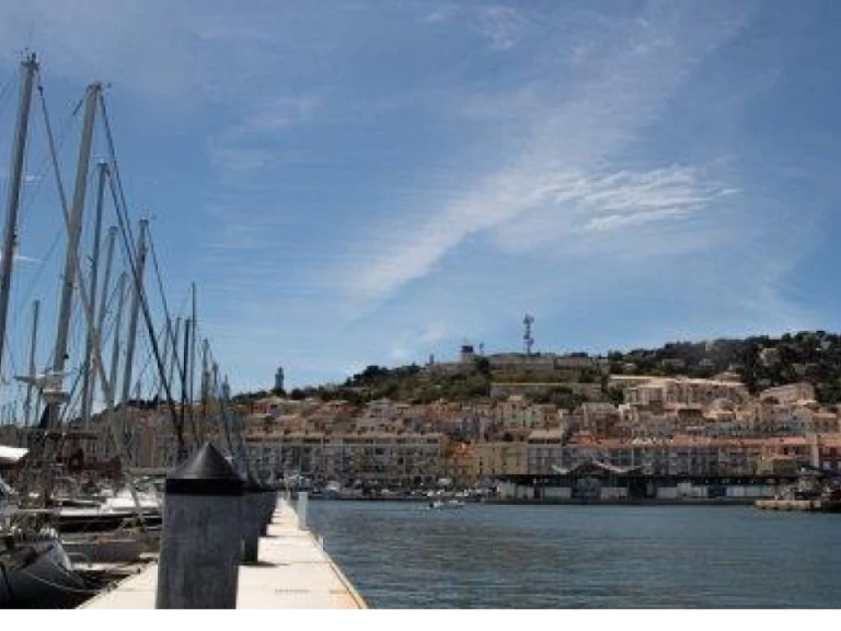 Bareboat Rental Catamaran Lagoon with a boat licence