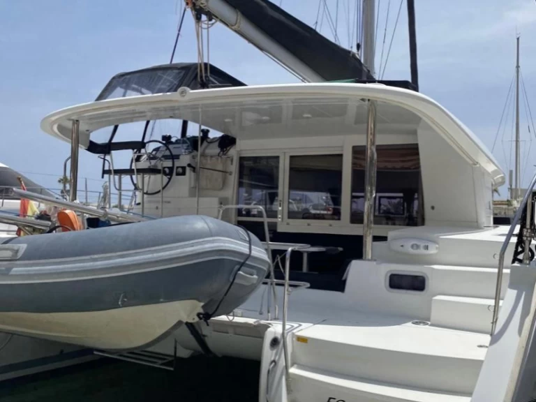 Yacht charter Ibiza Magna cheap Lagoon 400 S2