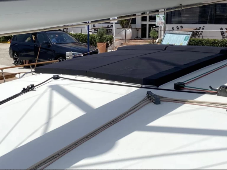 Catamaran rental in Ibiza Magna - Lagoon Lagoon 400 S2