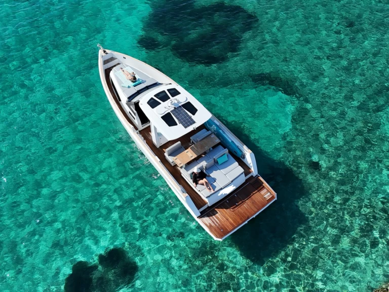 Rent a Fjord Fjord 44 Open Cannigione