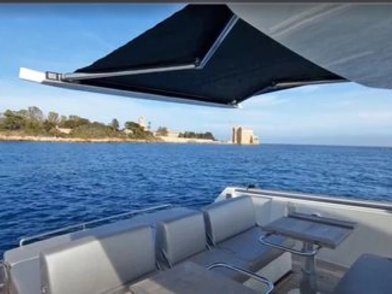 Motorboat rental with or without captain Fjord Cannigione