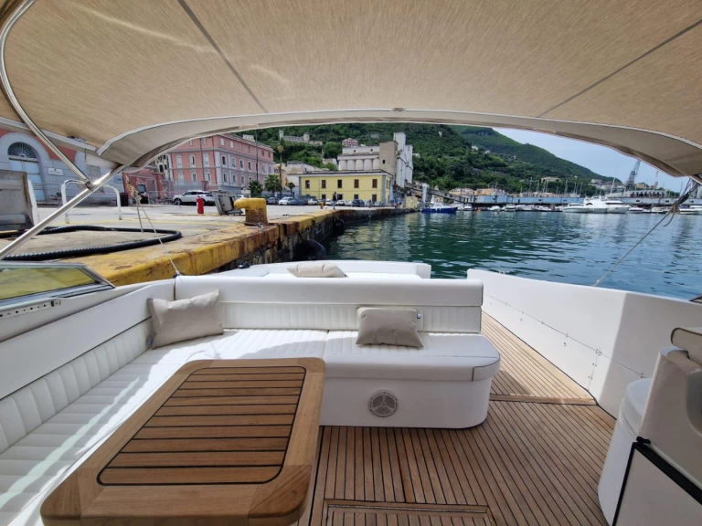 Motorboat for rent Positano at the best price