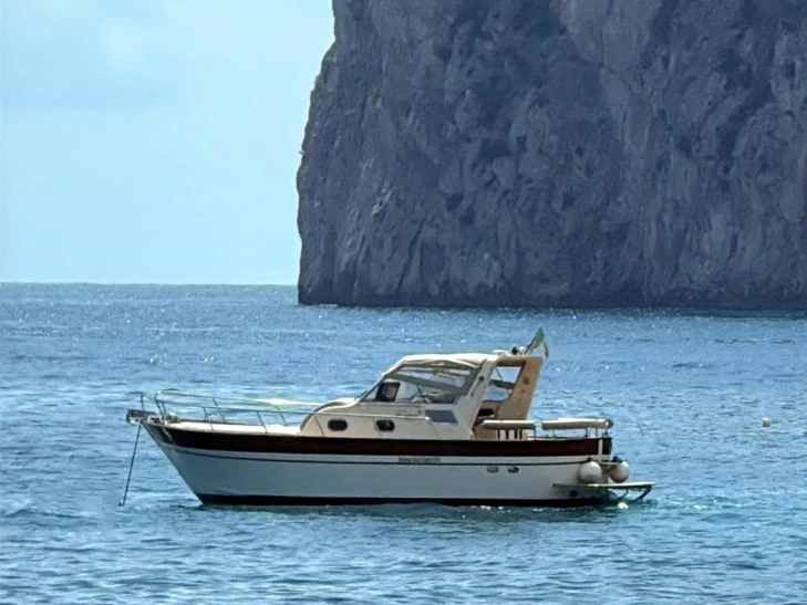 Yacht charter Positano cheap Apreamare 11