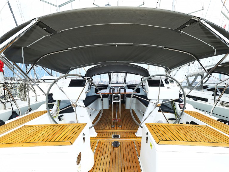 Bareboat Rental Sailboat Hanse with a boat licence