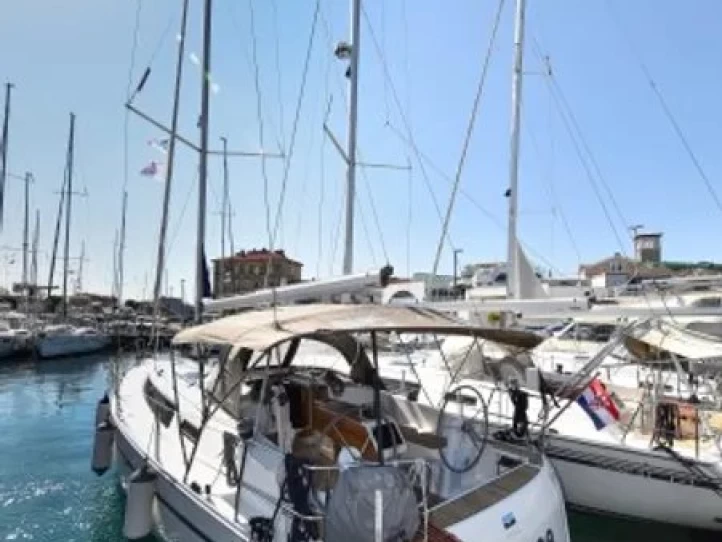 Yacht charter Zadar cheap Cruiser 37