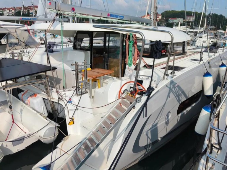 Catamaran rental in Pula - Excess Excess 11