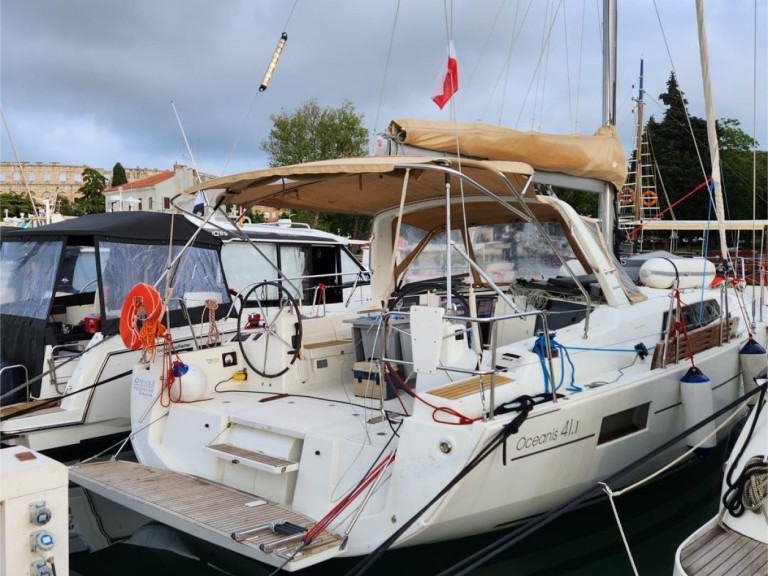Sailboat rental in Pula - Bénéteau Oceanis 41.1