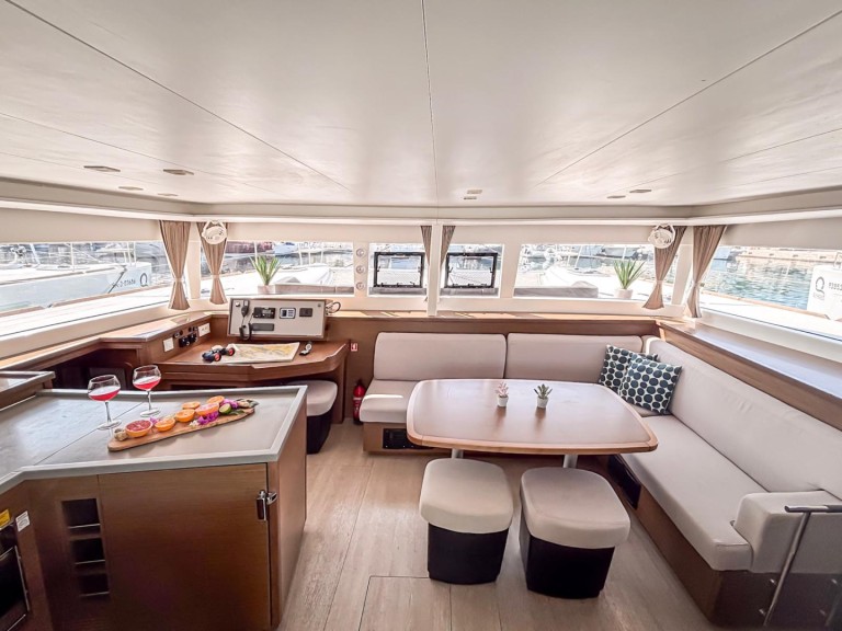 Catamaran rental in Primošten - Lagoon Lagoon 450 F