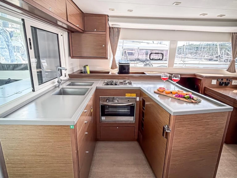 Yacht charter Primošten cheap Lagoon 450 F