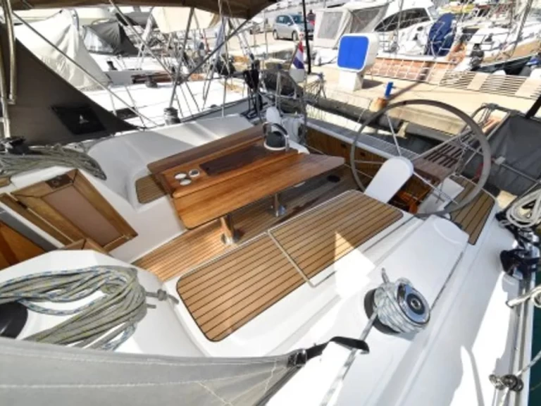 Bareboat Rental Sailboat Bavaria with a boat licence