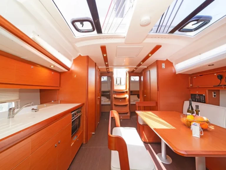 Boat rental Dufour Dufour 430 in Ávdira on Samboat