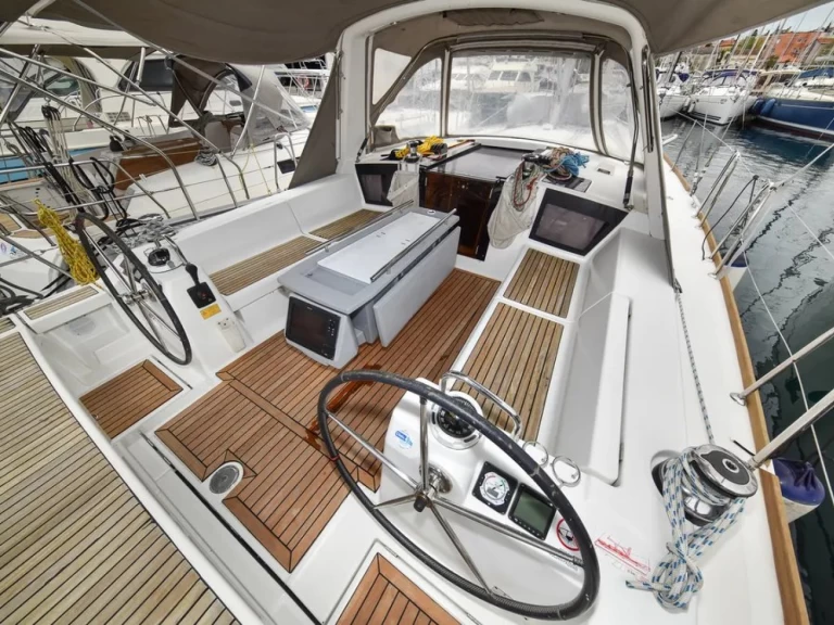 Bareboat Rental Sailboat Bénéteau with a boat licence