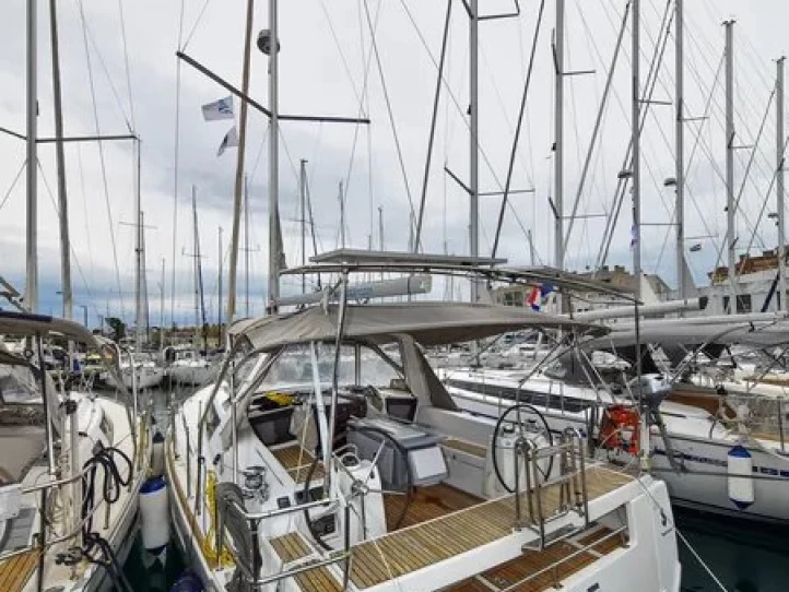 Sailboat for rent Zadar at the best price