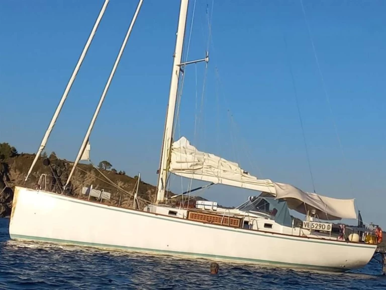 Su progetto Sloop charter bareboat or captained in  Punta Ala