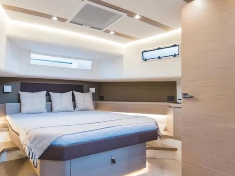 Yacht charter Ibiza Town cheap Pardo 50