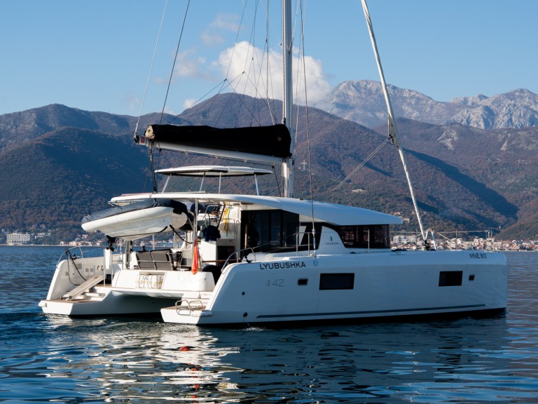 Boat rental Lagoon Lagoon 42 in Tivat on Samboat