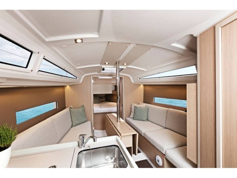 Rent a Bénéteau Oceanis 30.1 Saint-Quay-Portrieux