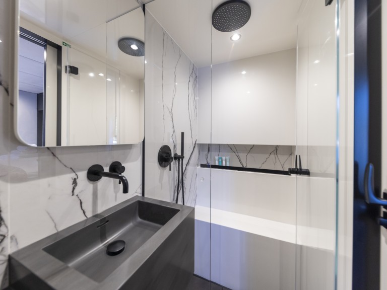 Yacht charter Split cheap Sunreef 60 (23)