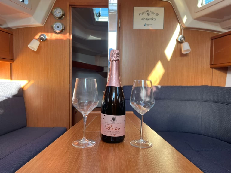 Sailboat for rent Drage at the best price