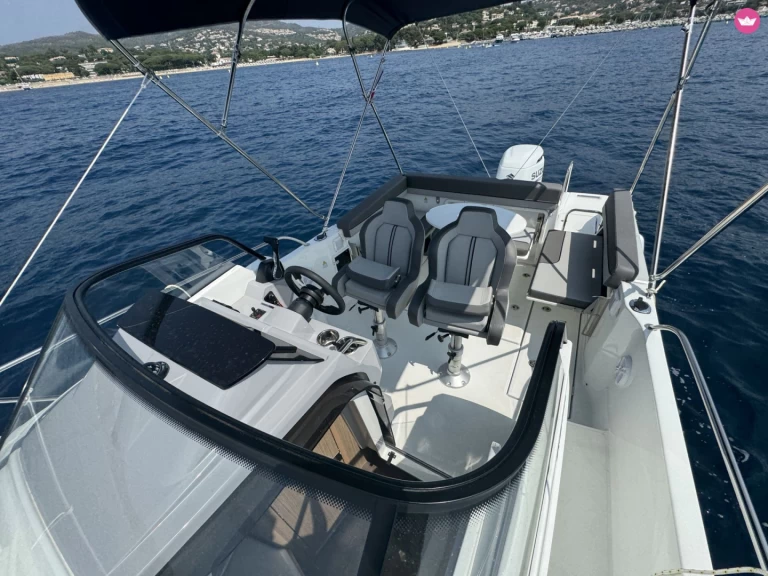 Motorboat rental in France - Jeanneau Cap Camarat 7.5 WA