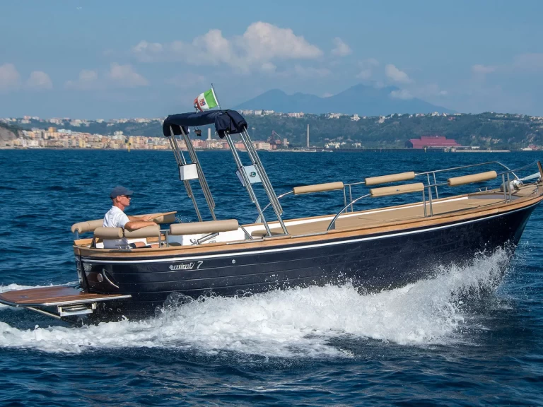 Mimi 7 CLASSIC in La Spezia on SamBoat