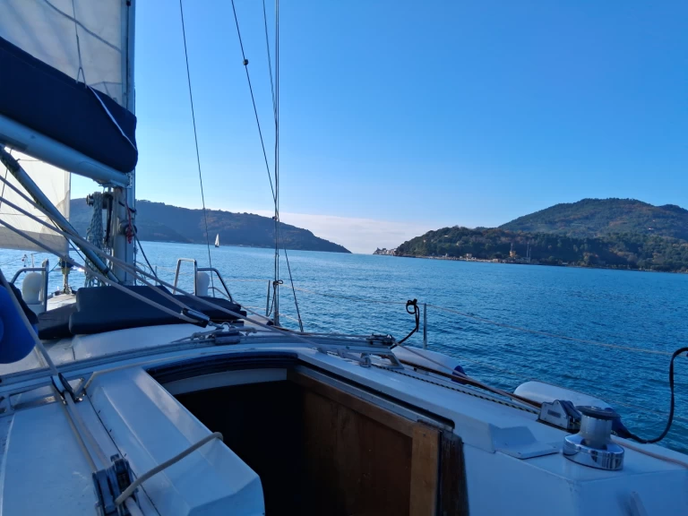 Boat rental Cantiere Del Pardo Grand Soleil 40 in La Spezia on Samboat